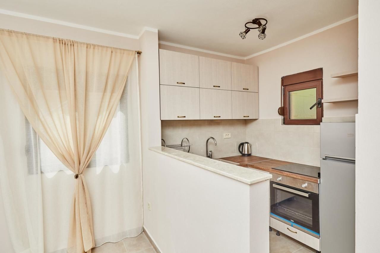 Апартаменты B&M&B Sea View Apartments Котор-20