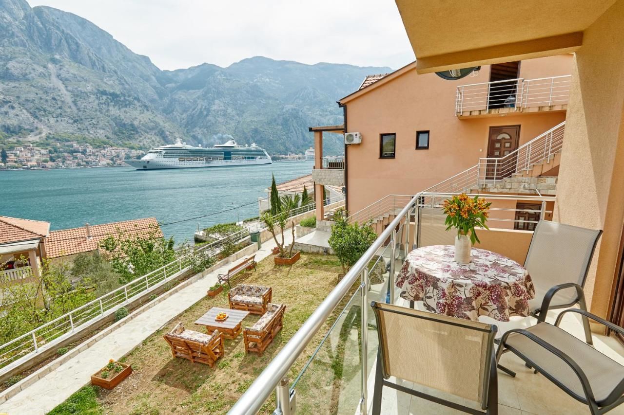 Апартаменты B&M&B Sea View Apartments Котор-25