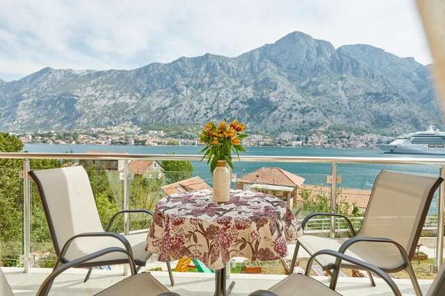 Апартаменты B&M&B Sea View Apartments Котор-25