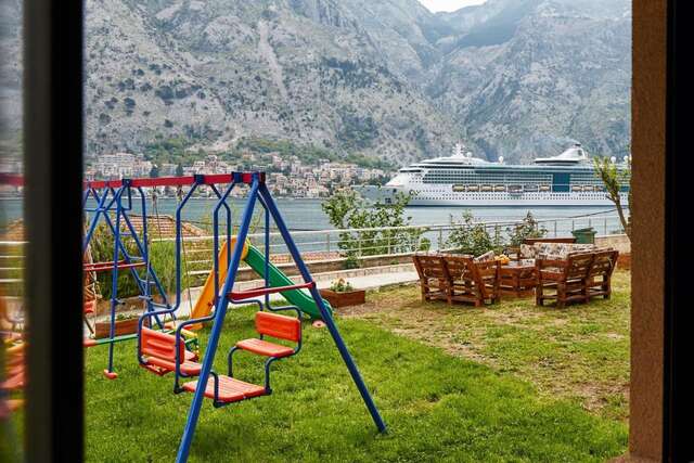 Апартаменты B&M&B Sea View Apartments Котор-9
