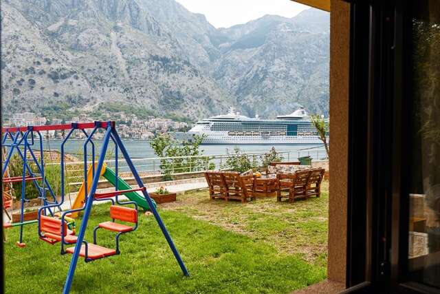Апартаменты B&M&B Sea View Apartments Котор-10